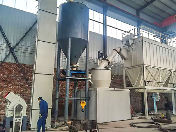 河北石家莊石英砂磨粉機(jī)現(xiàn)場(chǎng).jpg